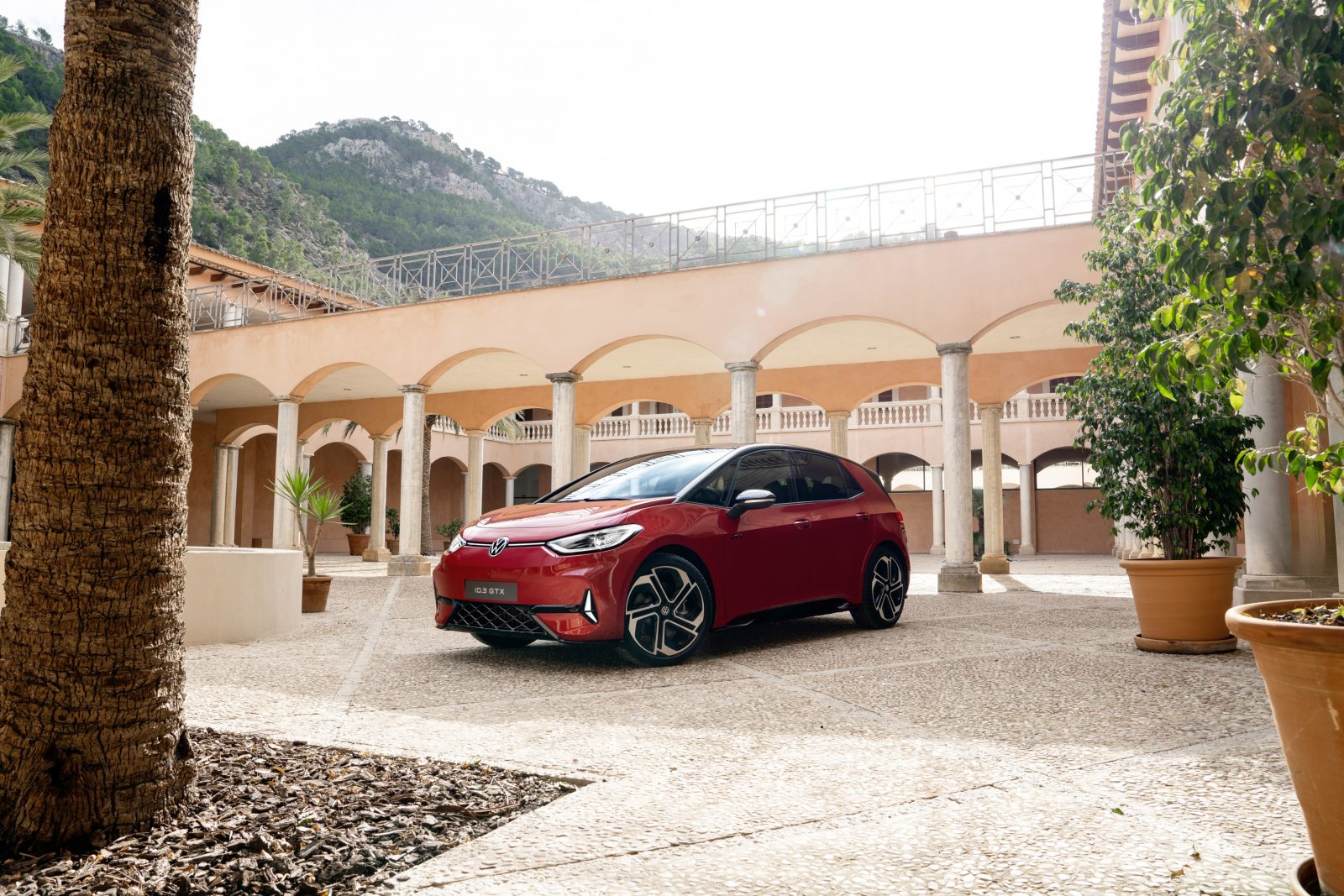 Volkswagen Group reveals growing order bank of EVs