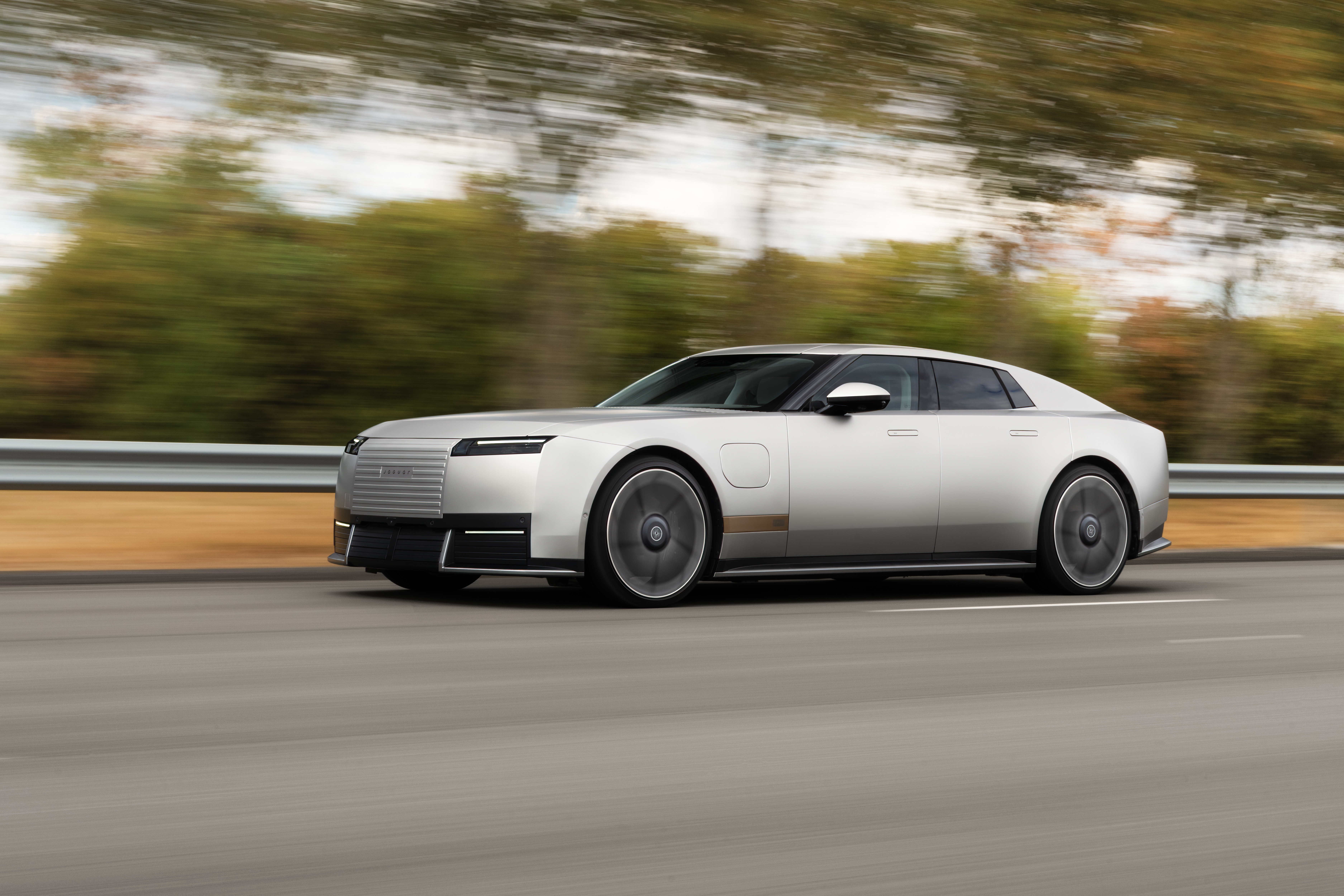 Jaguar Type 01 brings 1,030PS and 450-mile range to Jaguar’s new electric era