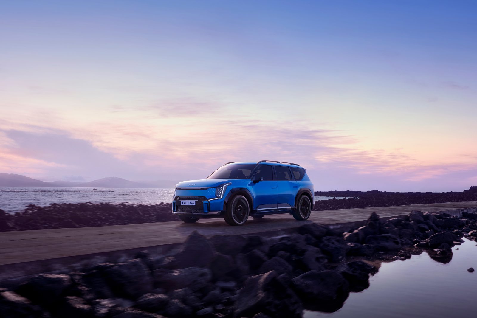 WLTP driving range of over 300 miles for the 7-seat Kia EV9 SUV