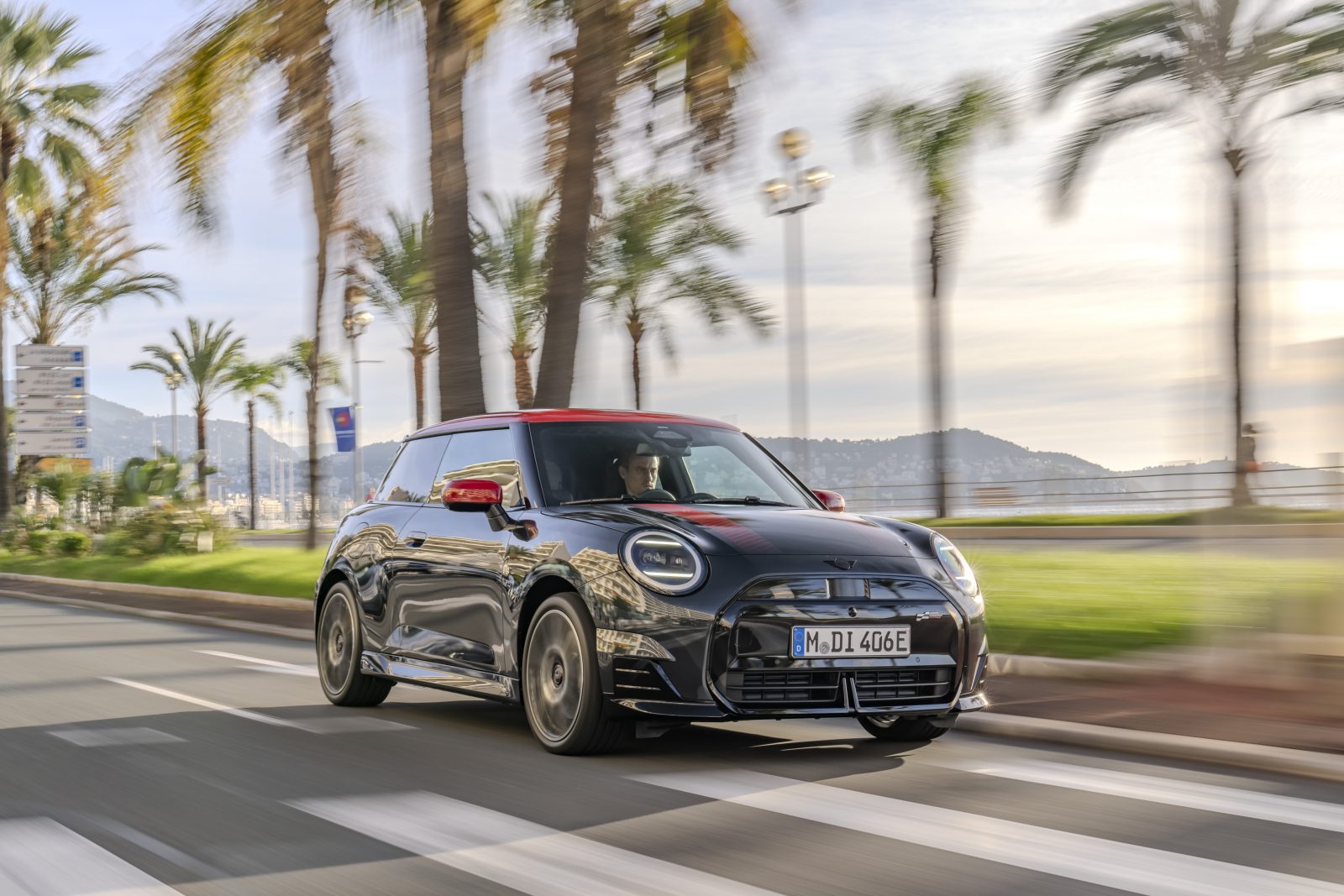 The Mini Cooper Electric is to launch in May 2024 with an extended range