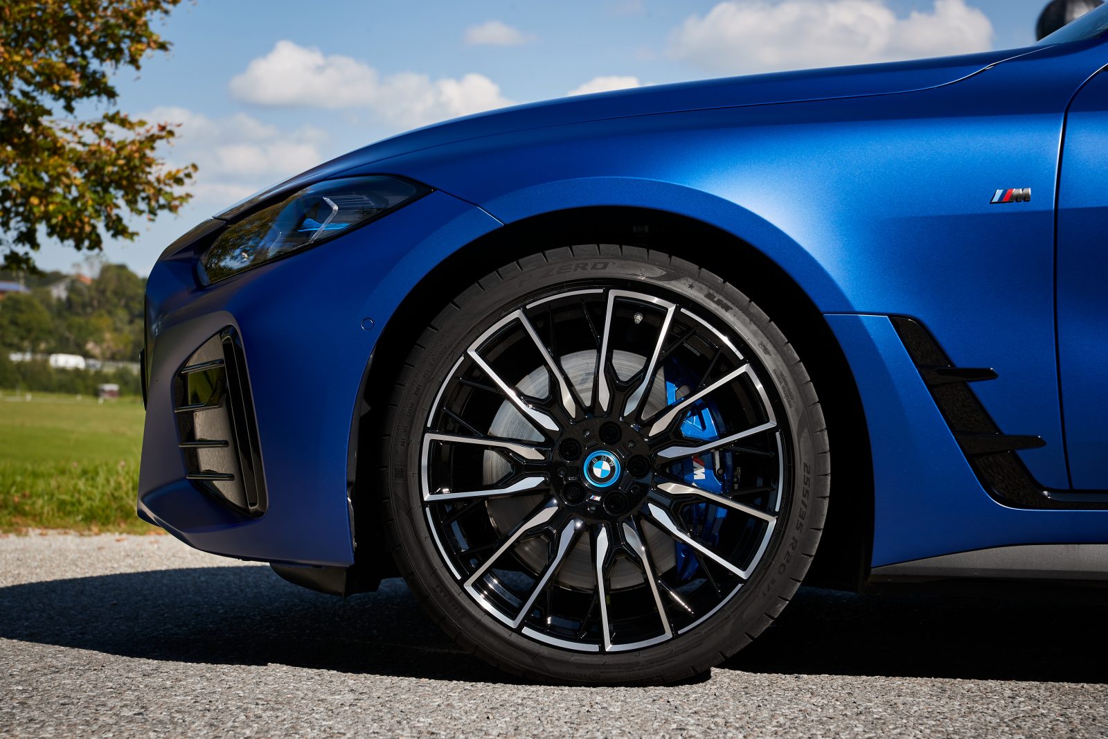 BMW i4 M50 wheel