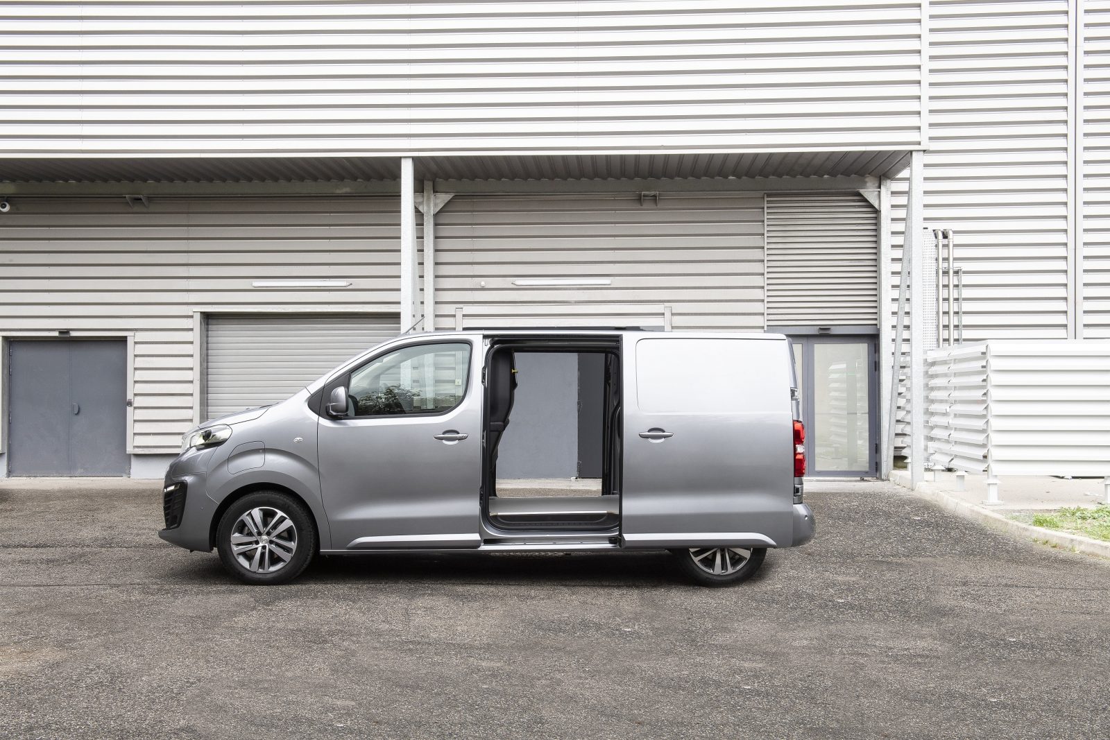 Peugeot e-Expert electric van