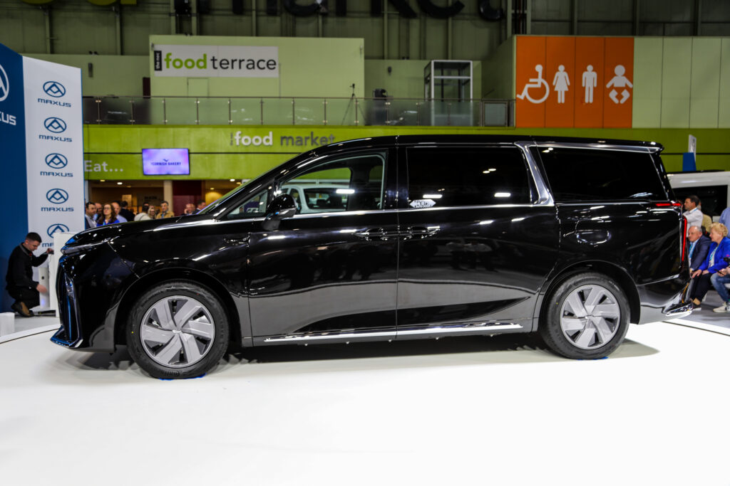 The Maxus Mifa 9: all-electric MPV unveiled