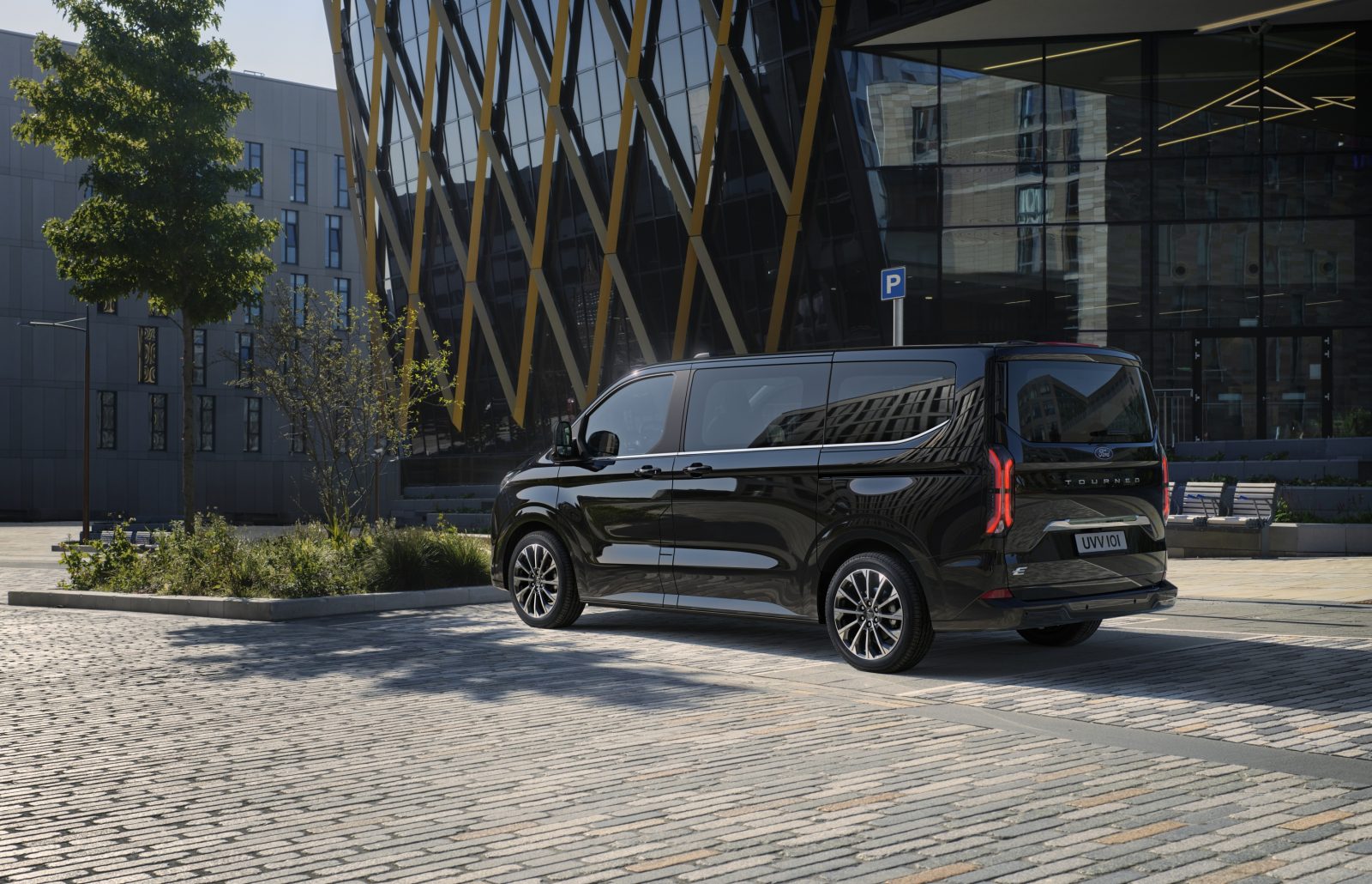 Ford E-Tourneo Custom