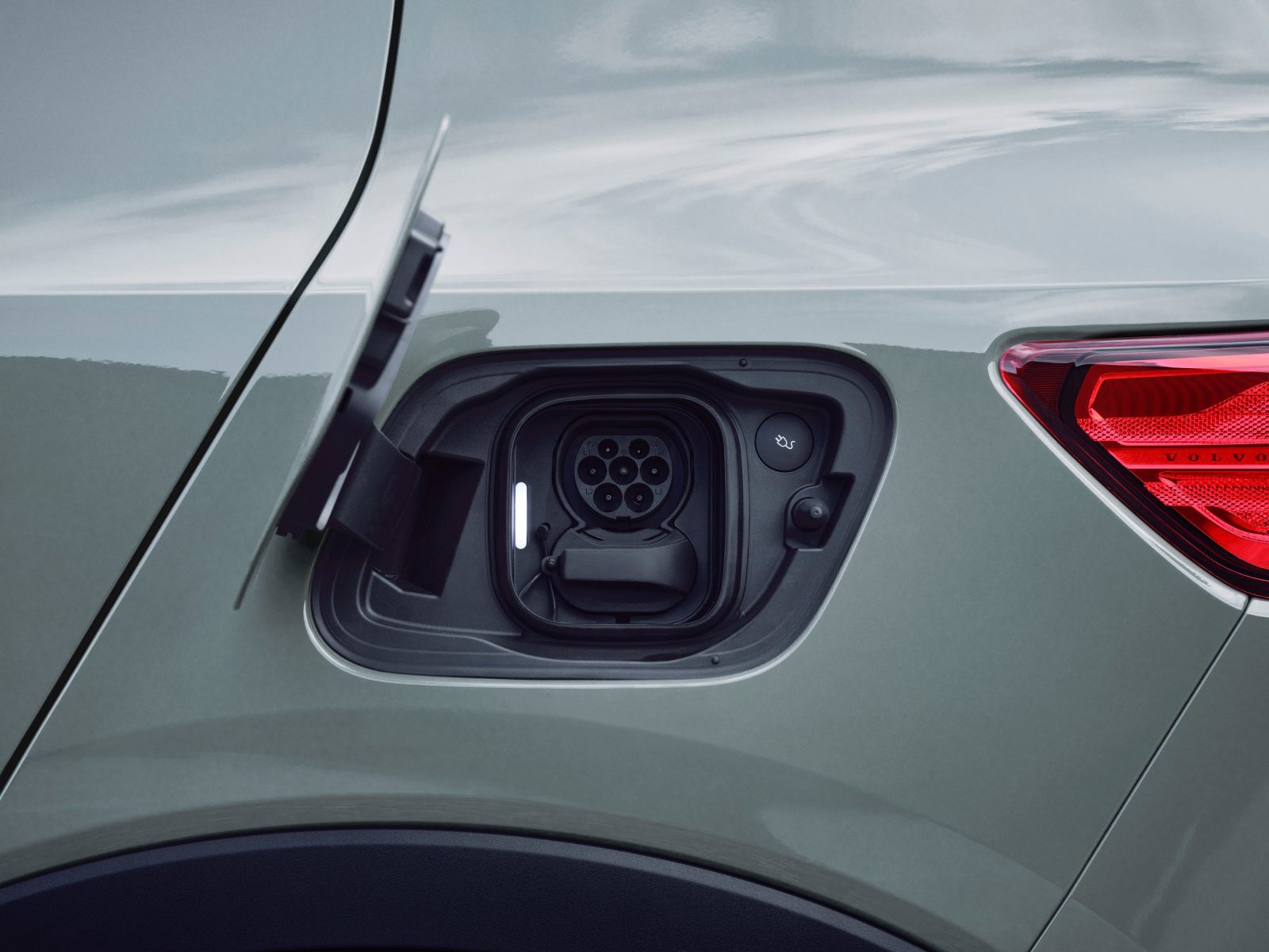 Volvo XC40 Recharge Twin in Sage Green
