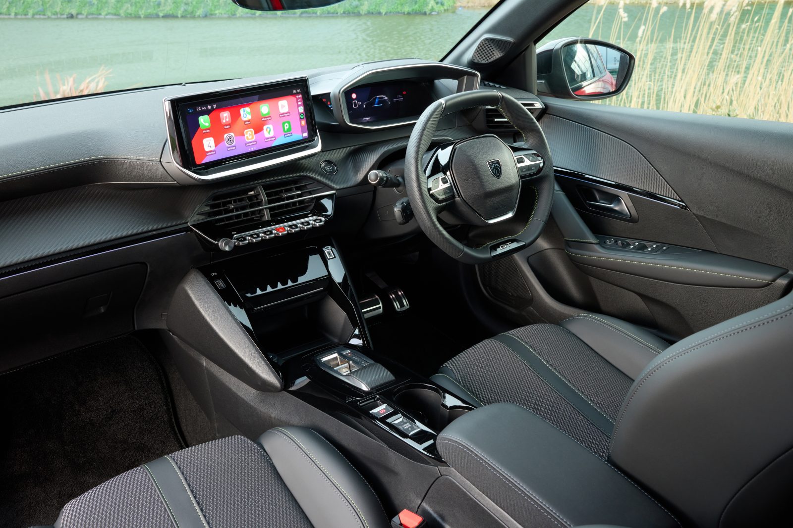 Peugeot e-208 interior