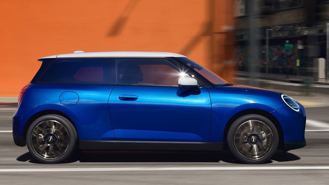 MINI Electric Cooper blue