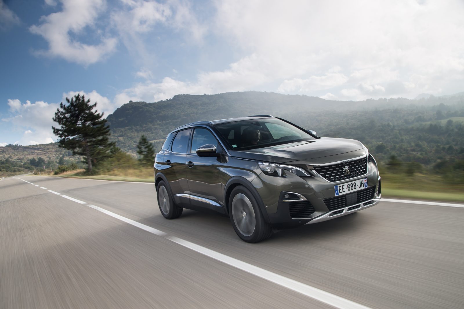 Peugeot E-3008 Review