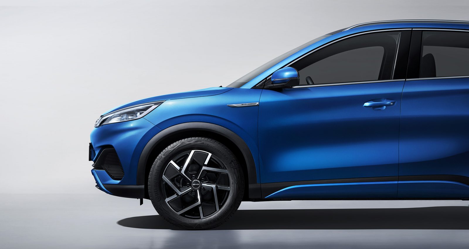 Byd atto 3 electric car side profile