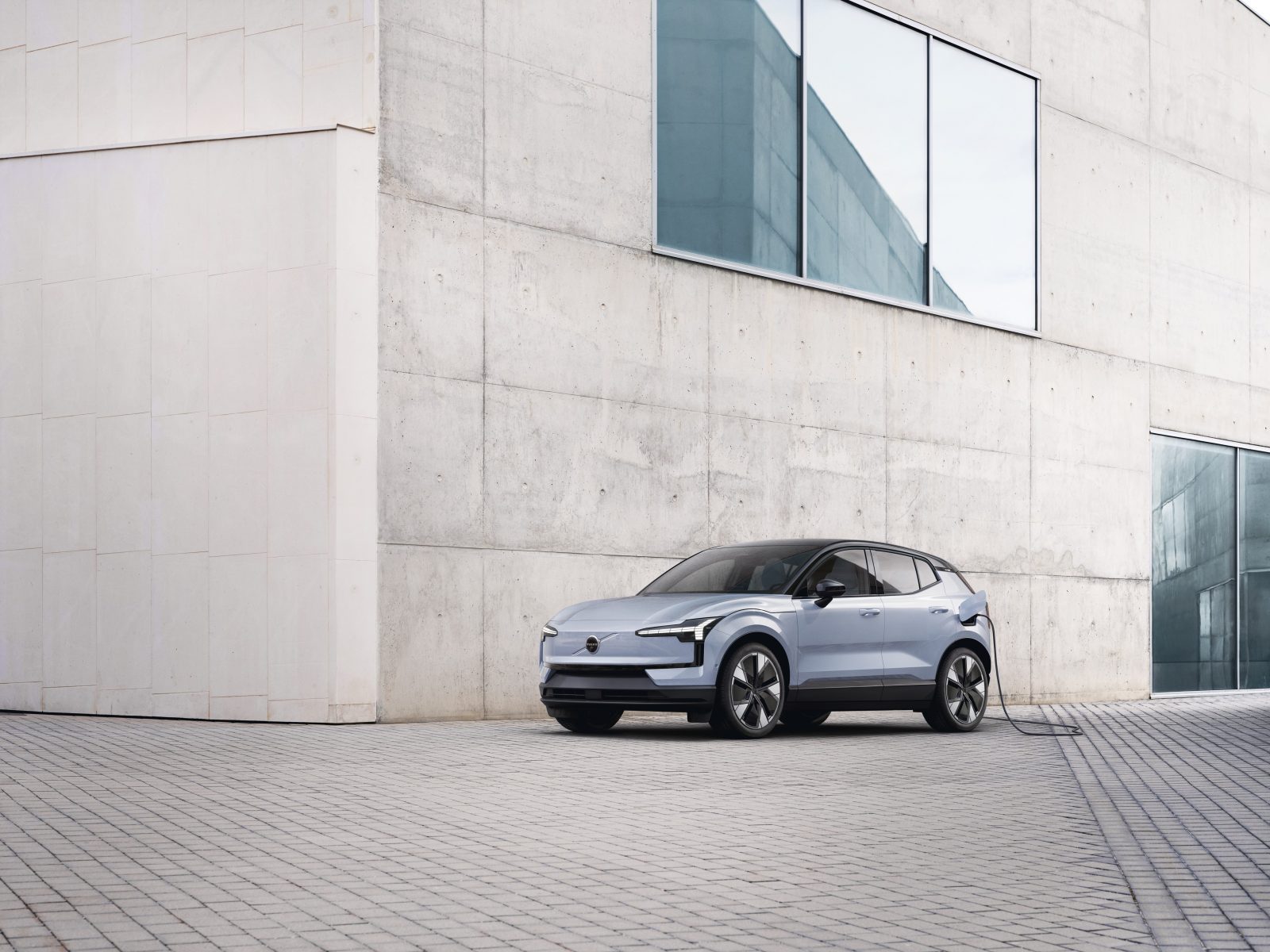 Volvo EX30 SUV 
