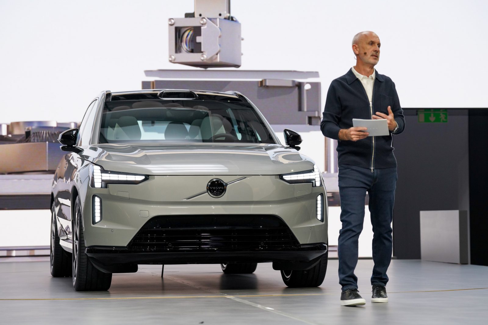 Volvo EX90 - Accelerating to Zero Coalition