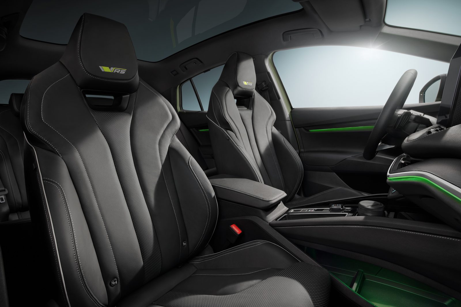 &Scaron;KODA ENYAQ COUP&Eacute; iV interior