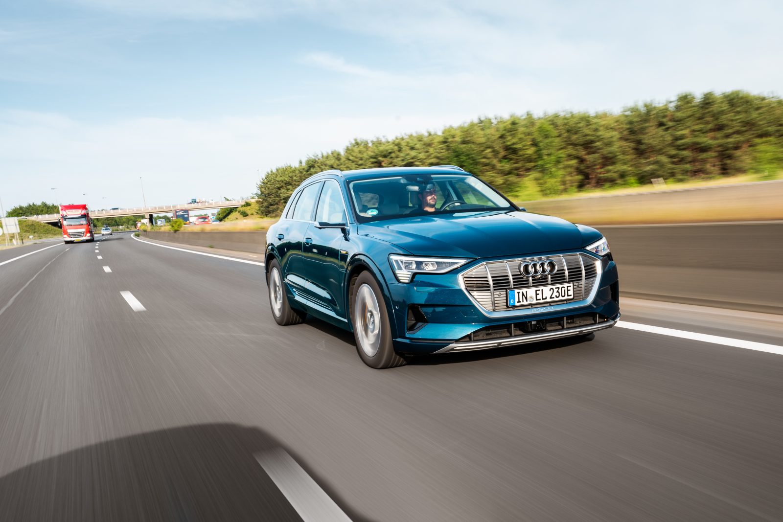 Audi e-tron dynamic motorway